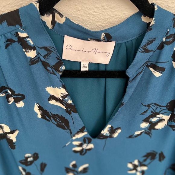 Cute Blue Floral Long Sleeved Mini shift dress by Charles Henry - Small Petite - Picture 7 of 10